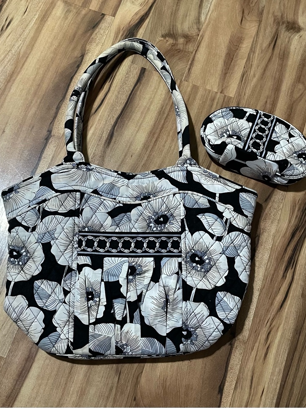 Vera Bradley Sweetheart Tote Camellia Black White Quilted Purse w/ Pouch Retired